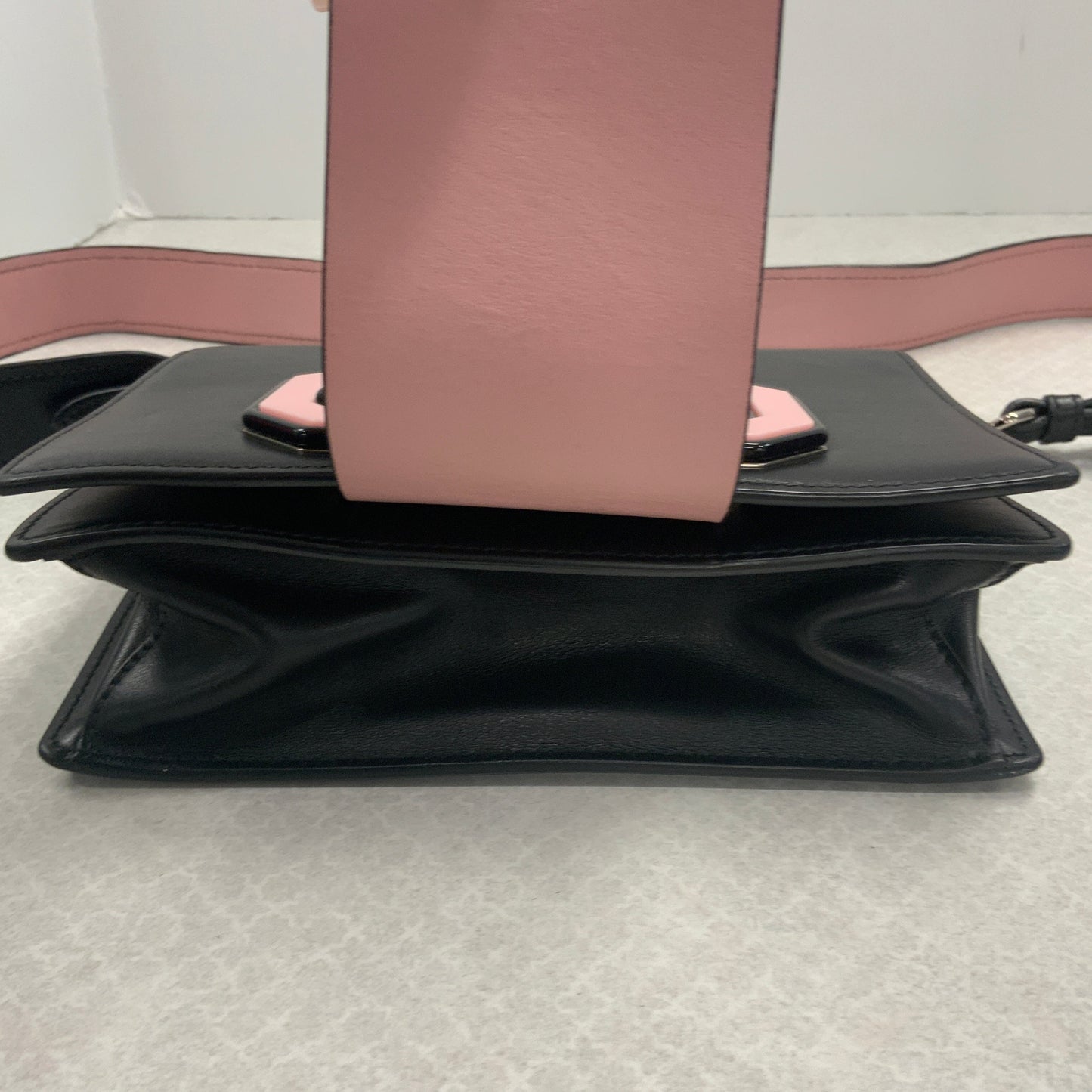 Handbag Luxury Designer By Prada, Size: Medium