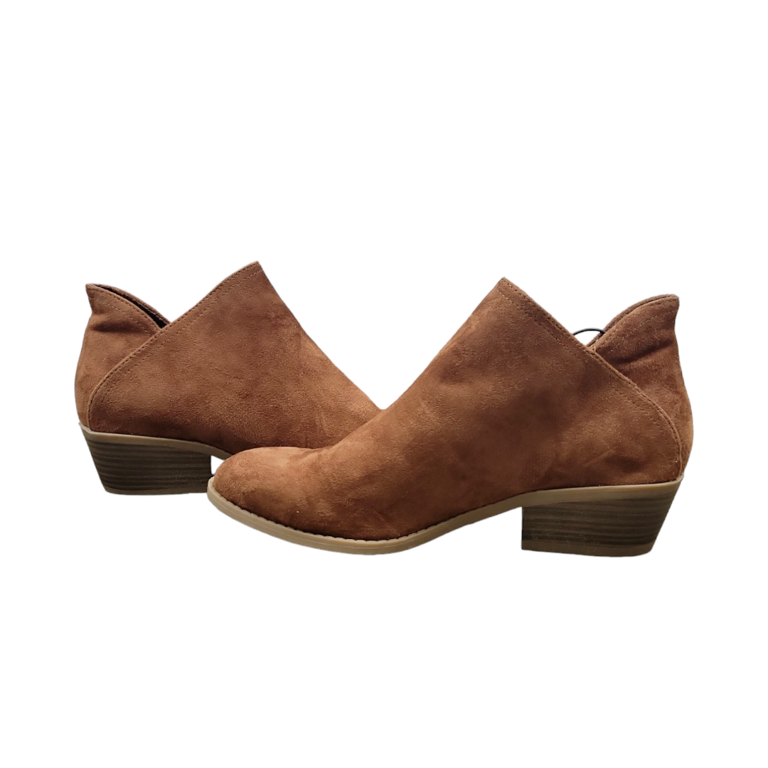 Boots Ankle Flats By So Size: 9.5