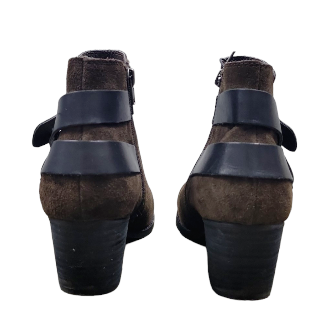 Boots Ankle Flats By Dolce Vita Size: 9.5