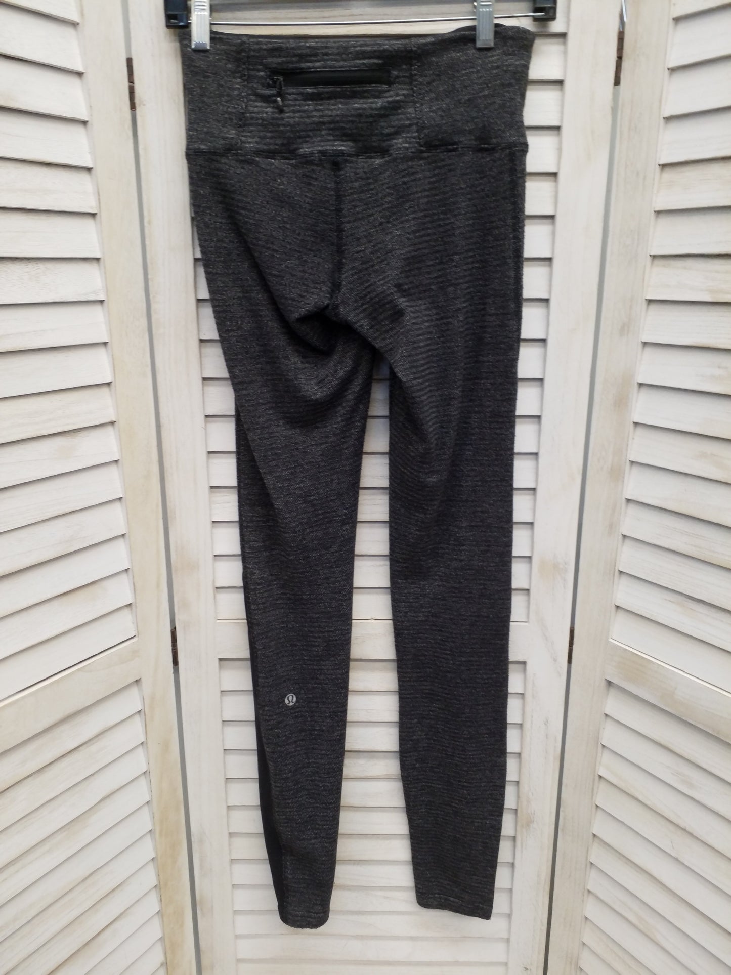 Athletic Leggings By Lululemon Size: 4