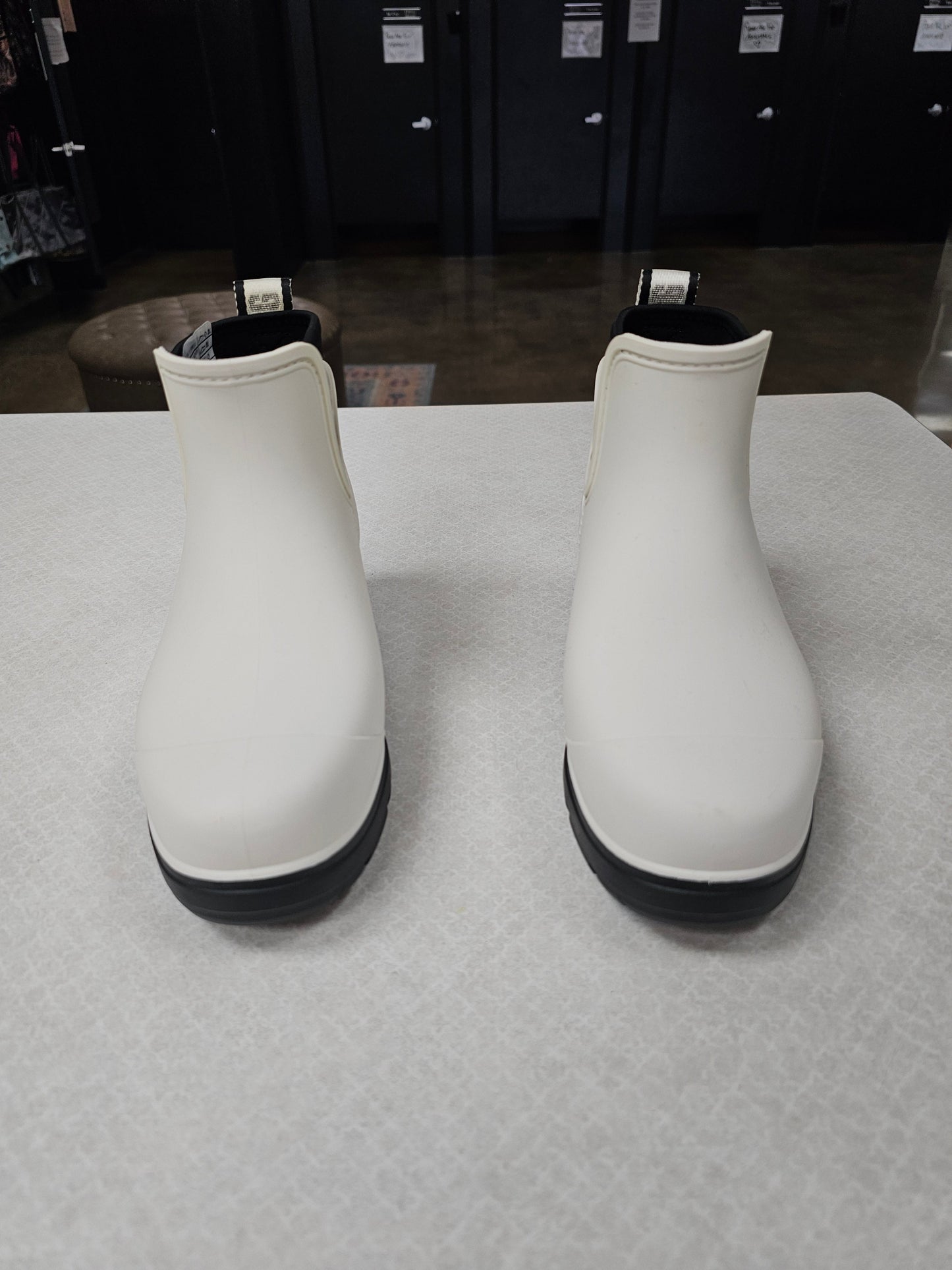 Boots Designer By Ugg In White, Size:6