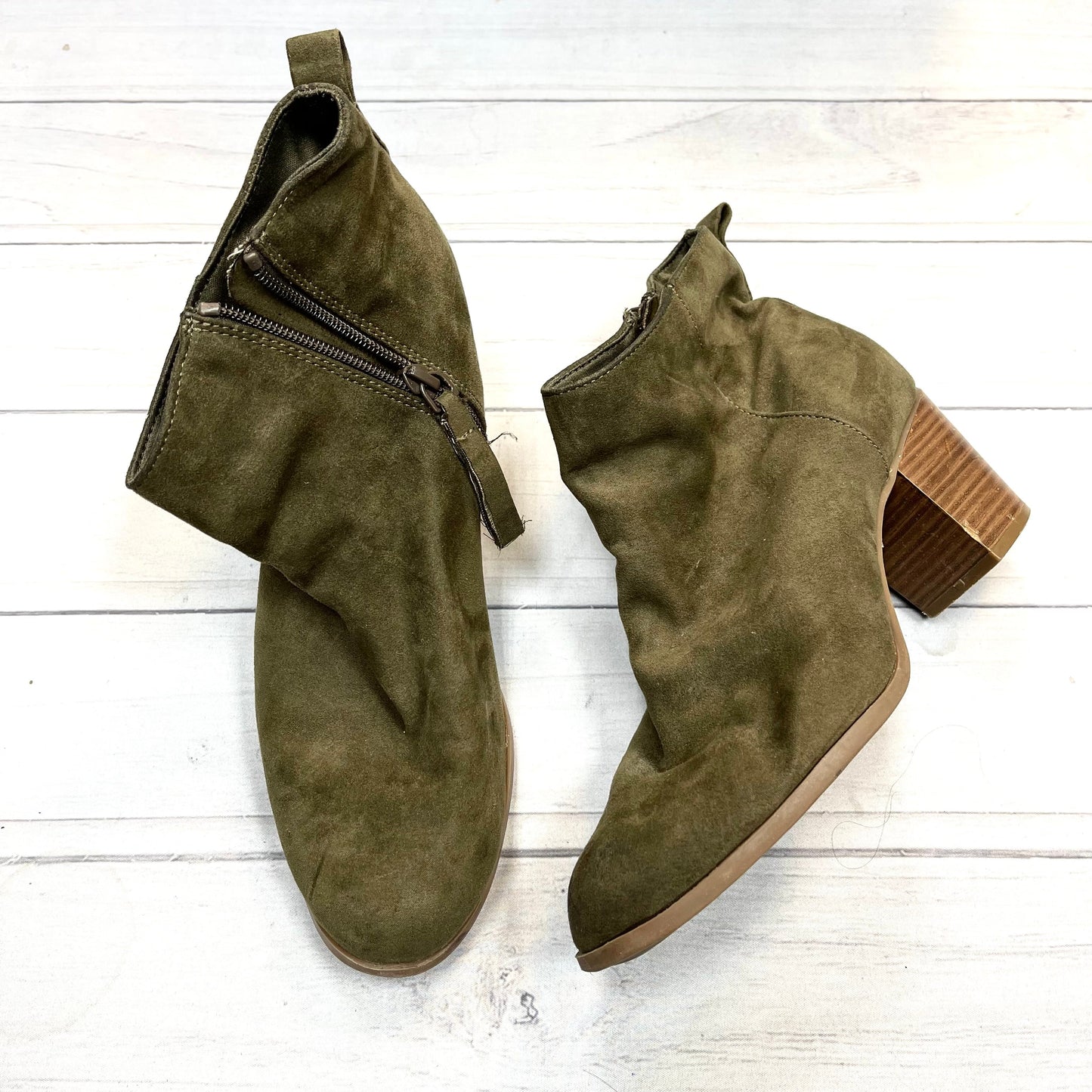 Boots Ankle Heels By Old Navy Size: 9