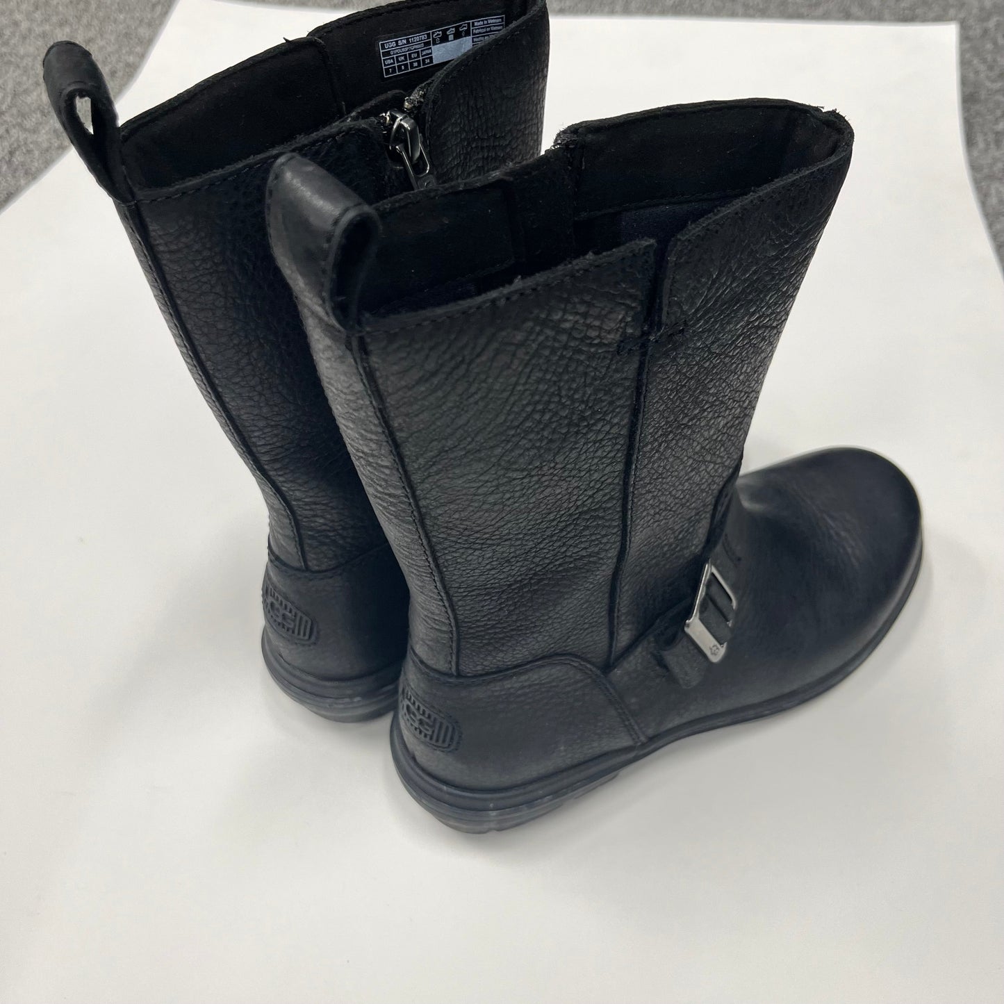 Boots Ankle Flats By Ugg Size: 7