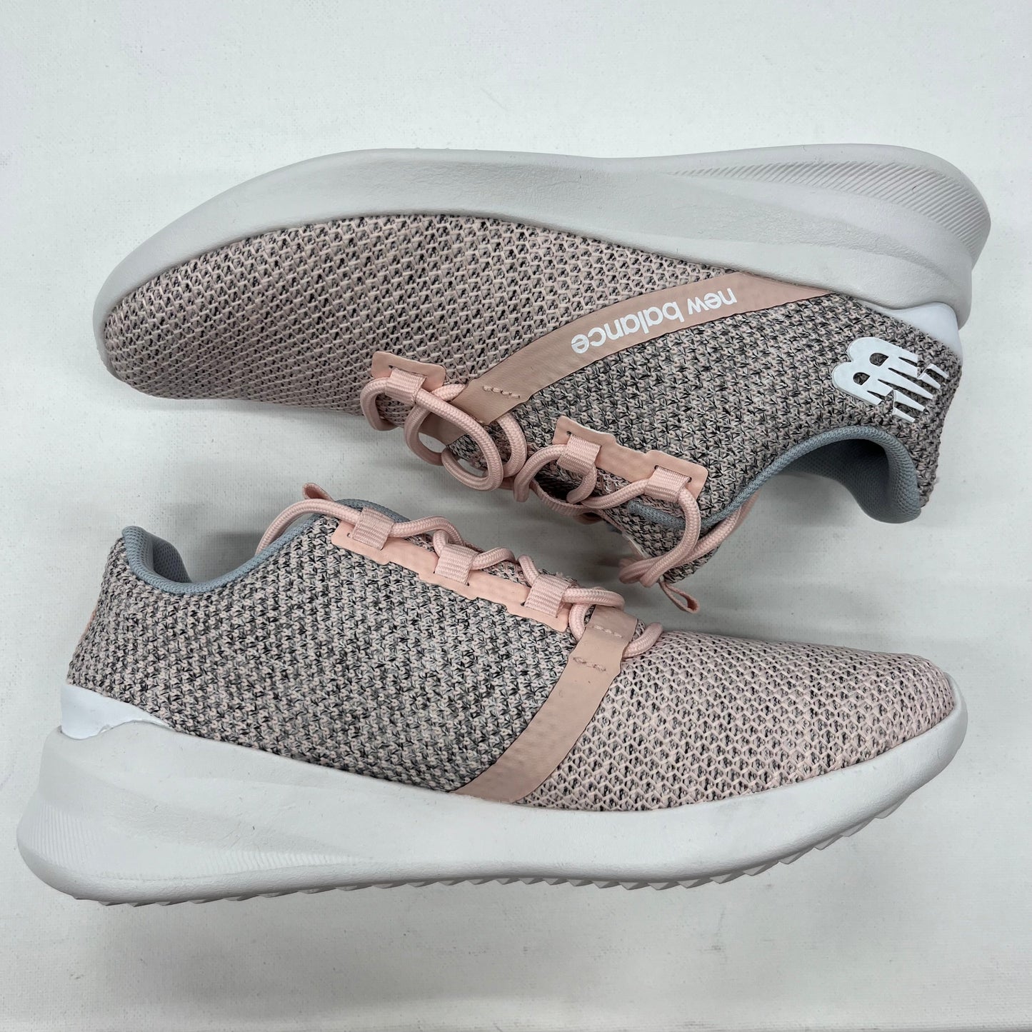 Shoes Athletic By New Balance Size: 6
