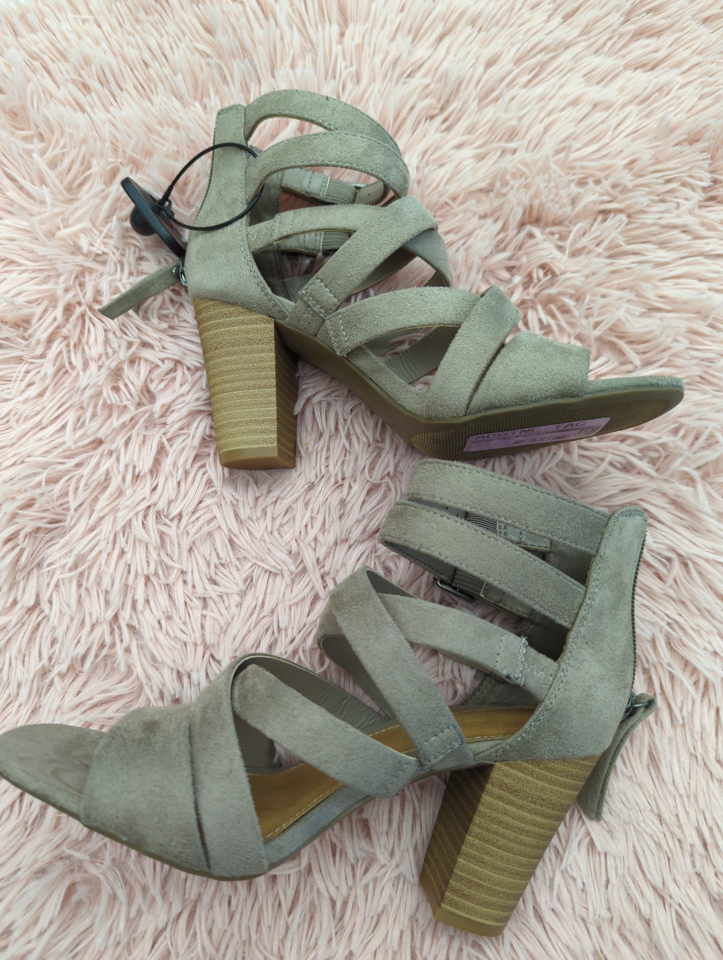 Shoes Heels Block By Universal Thread Size: 6.5