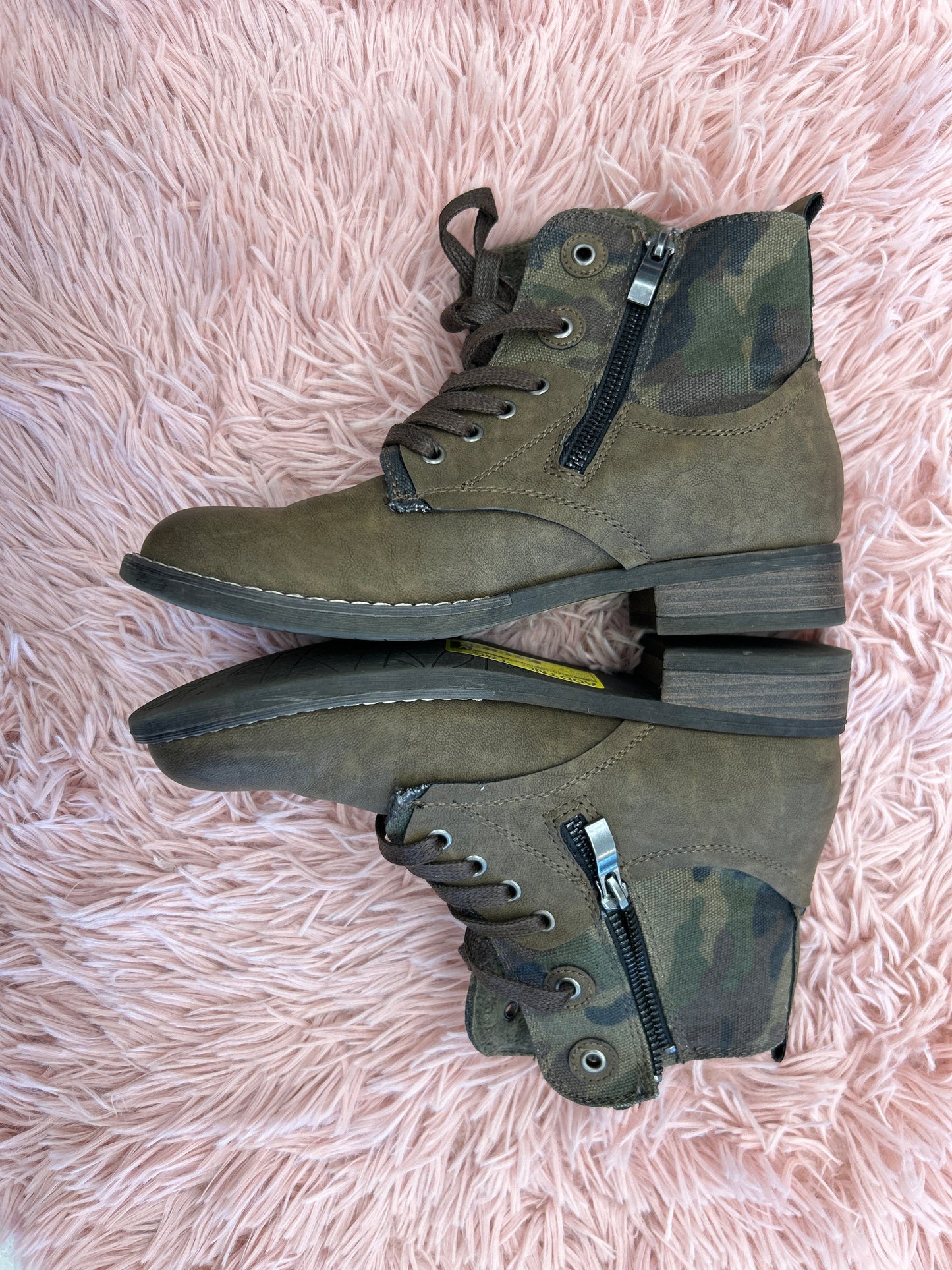 Boots Combat By Clothes Mentor Size: 6.5