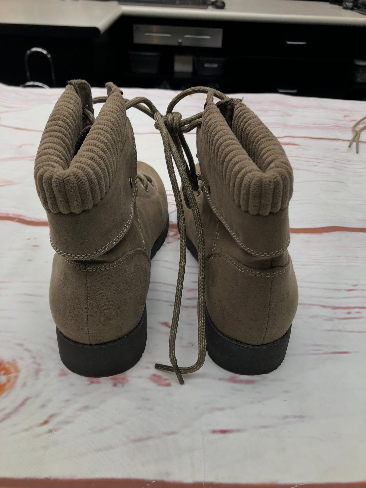 Boots Combat By Clothes Mentor Size: 7.5