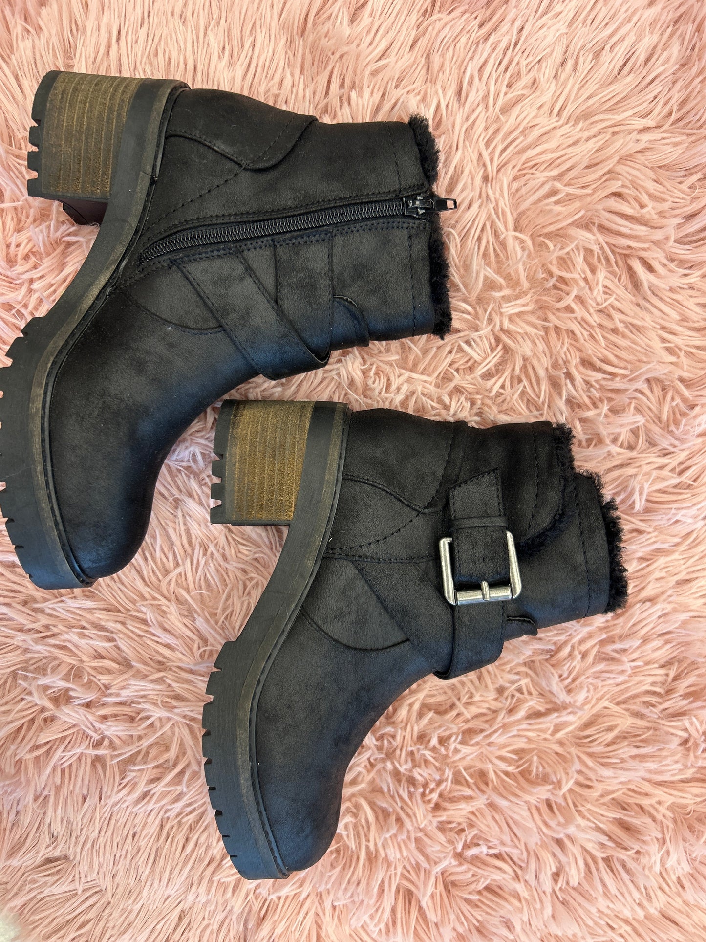 Boots Ankle Heels By Crown Vintage Size: 6