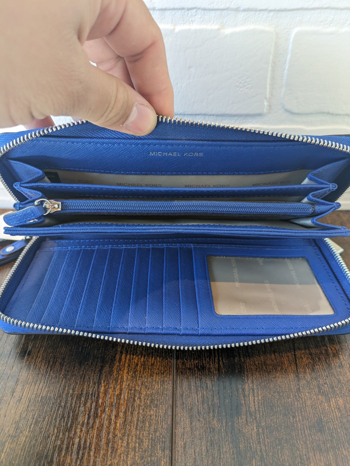 Wallet Designer By Michael Kors Size: Large