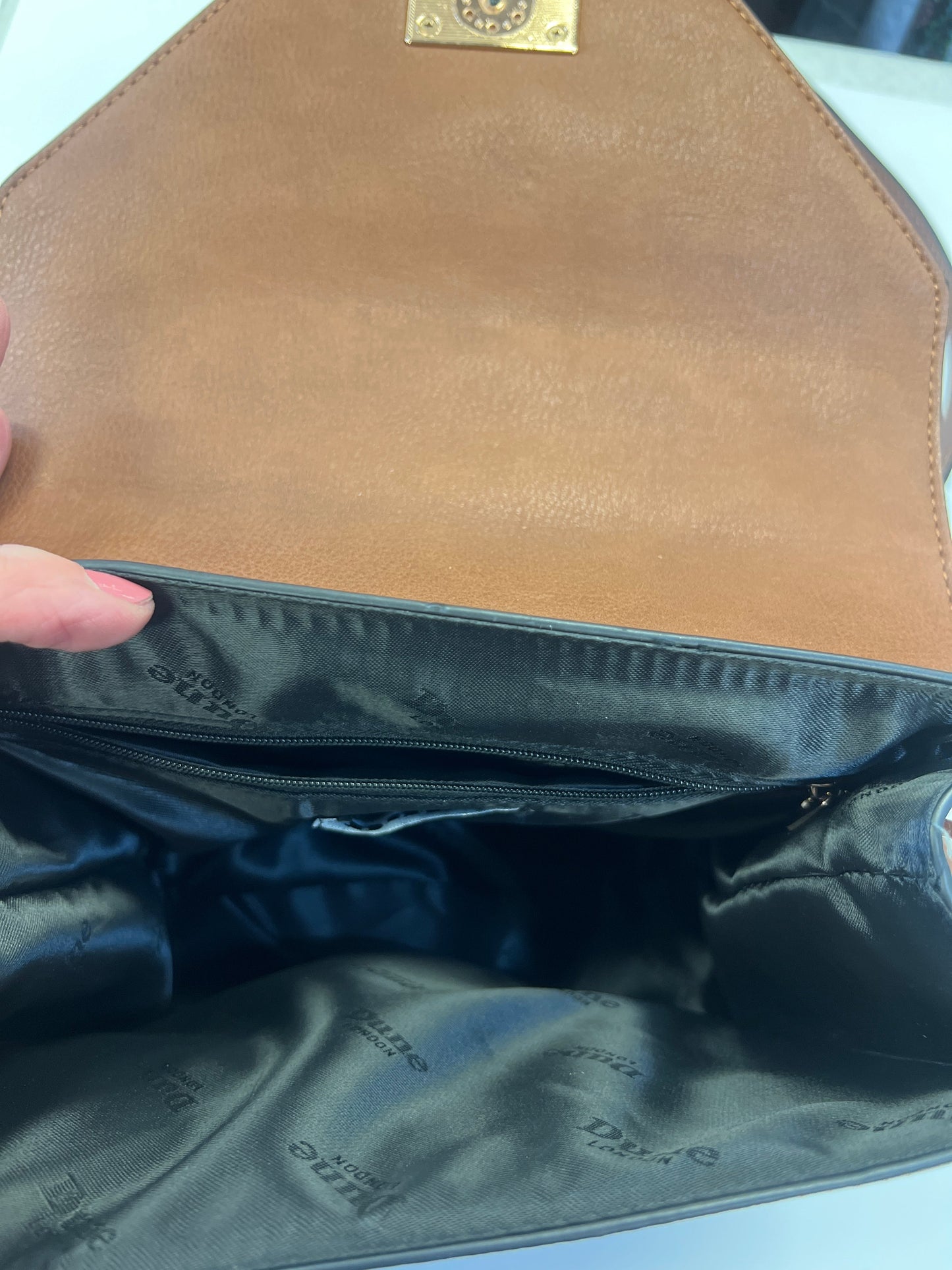 Handbag By Clothes Mentor Size: Medium