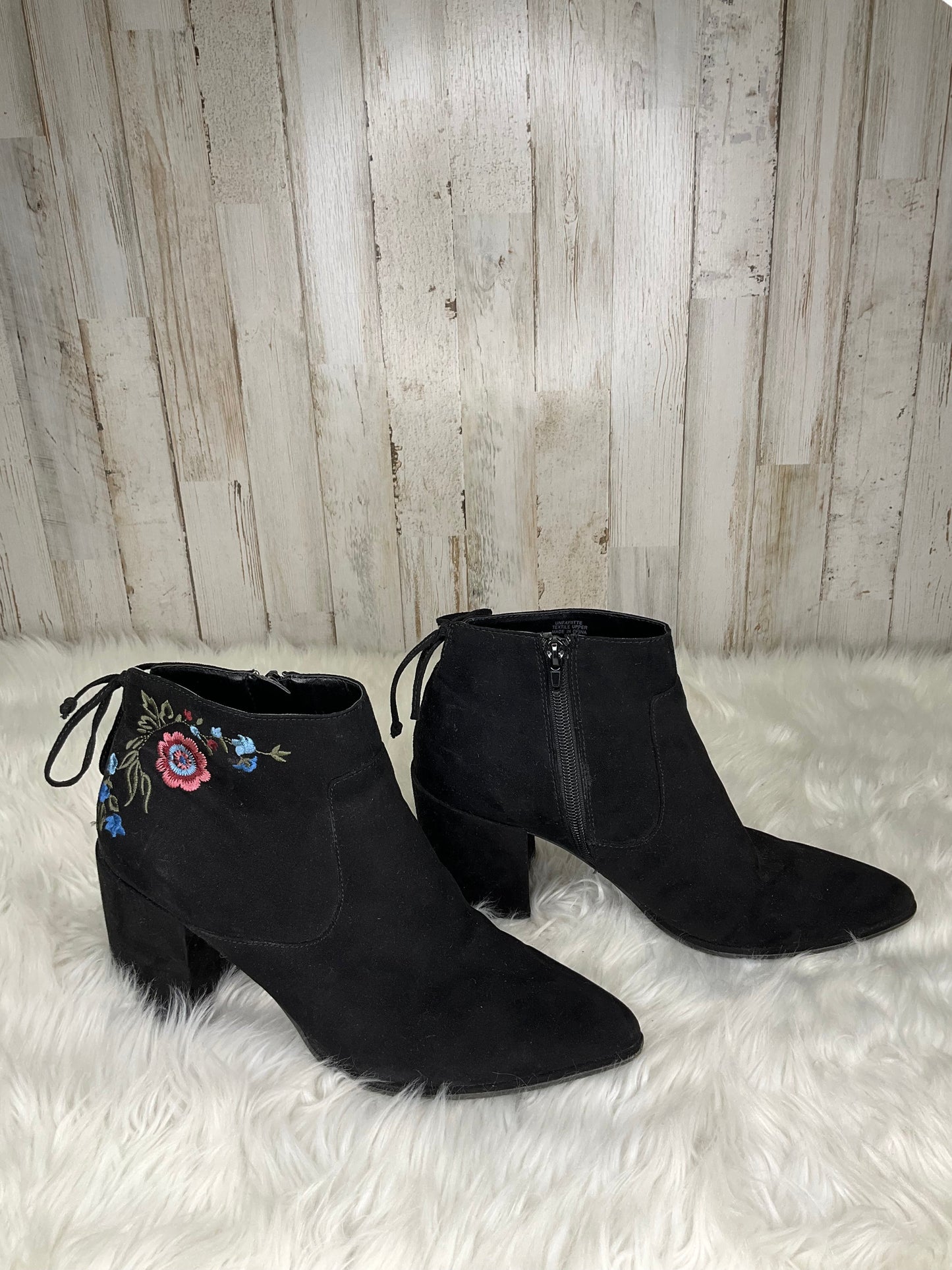 Boots Ankle Heels By Unisa Size: 9