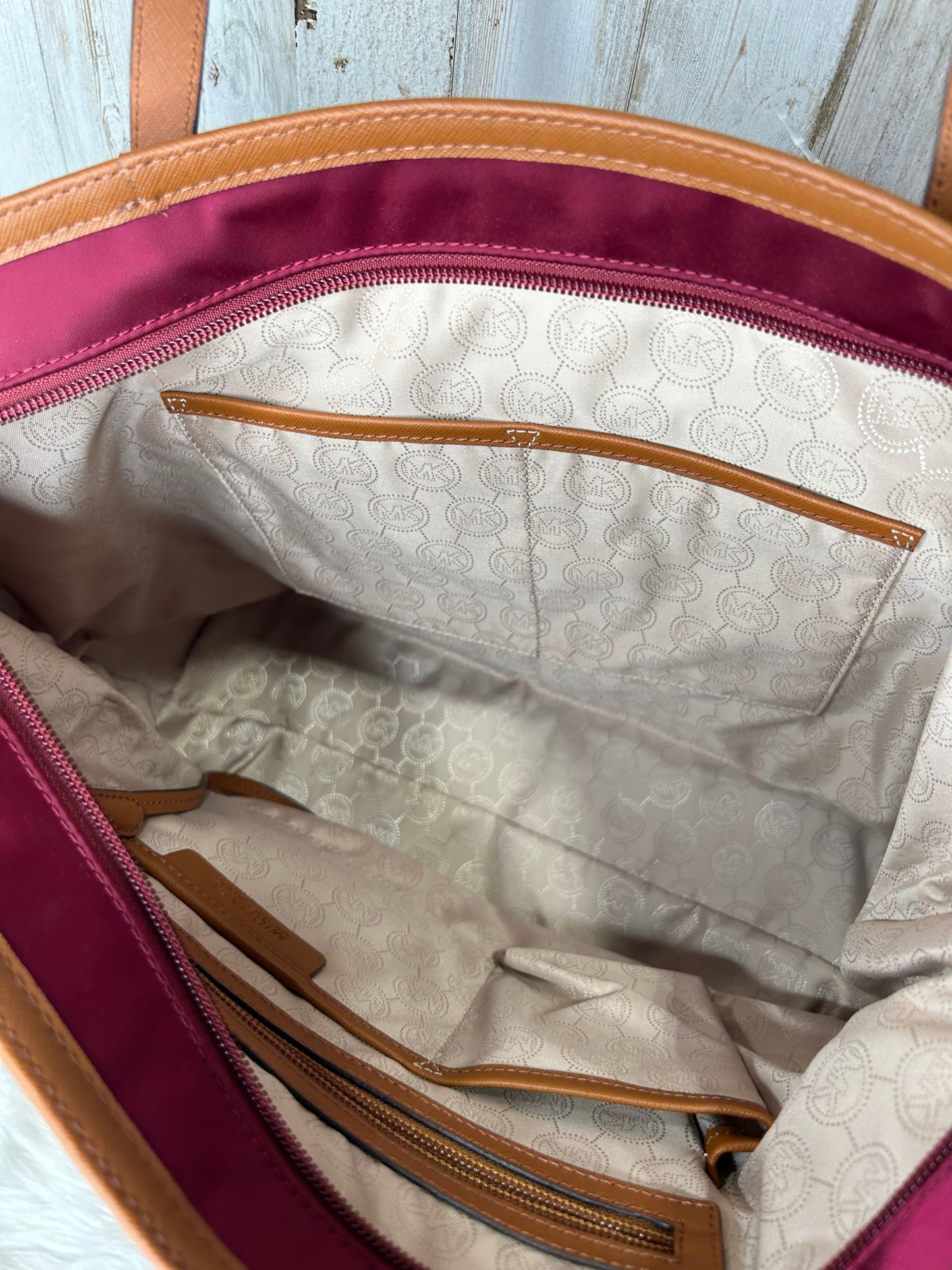 Handbag Designer By Michael Kors Size: Large