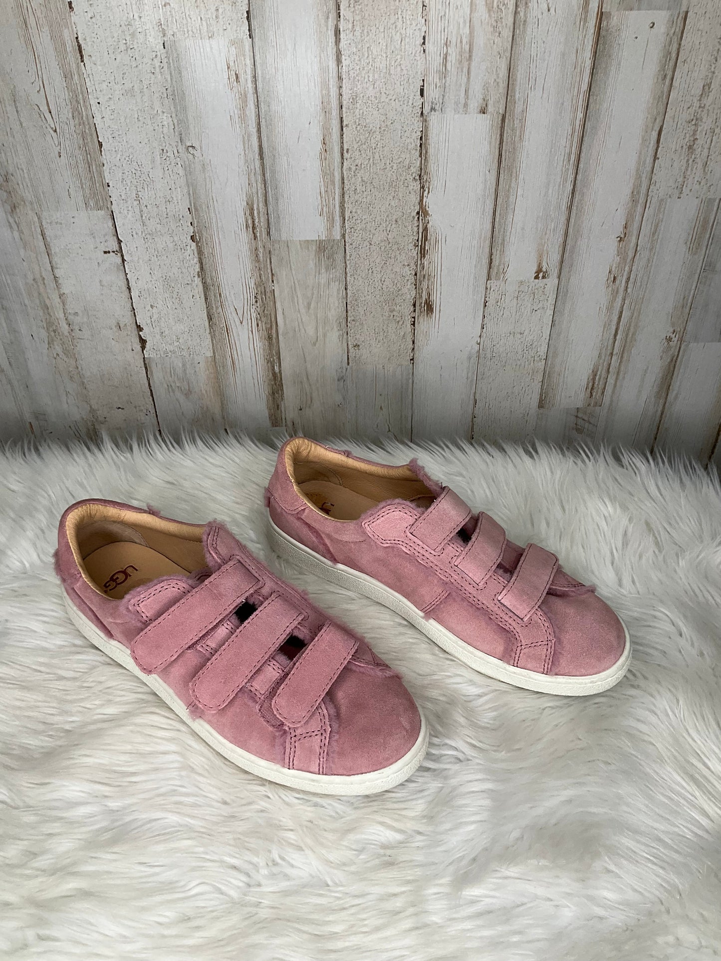 Shoes Sneakers By Ugg Size: 8