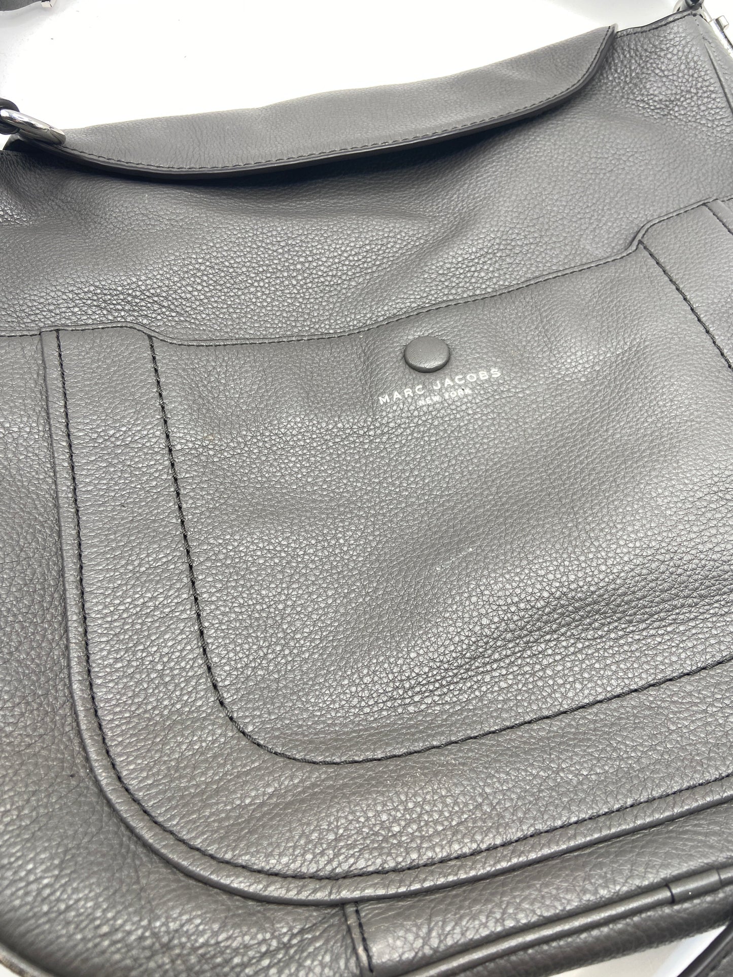 Crossbody Luxury Designer By Marc Jacobs, Size: Medium