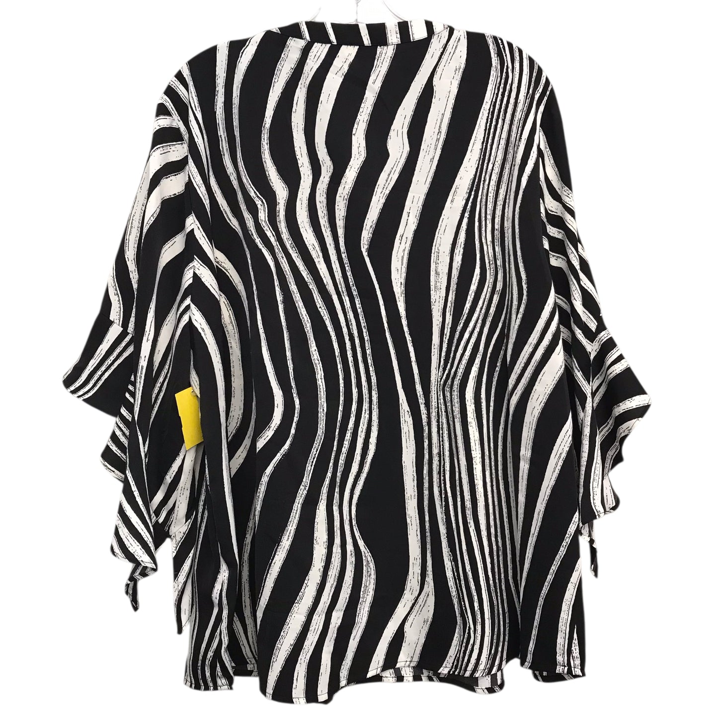 Top 3/4 Sleeve By Doe & Rae In Black & White, Size:3X