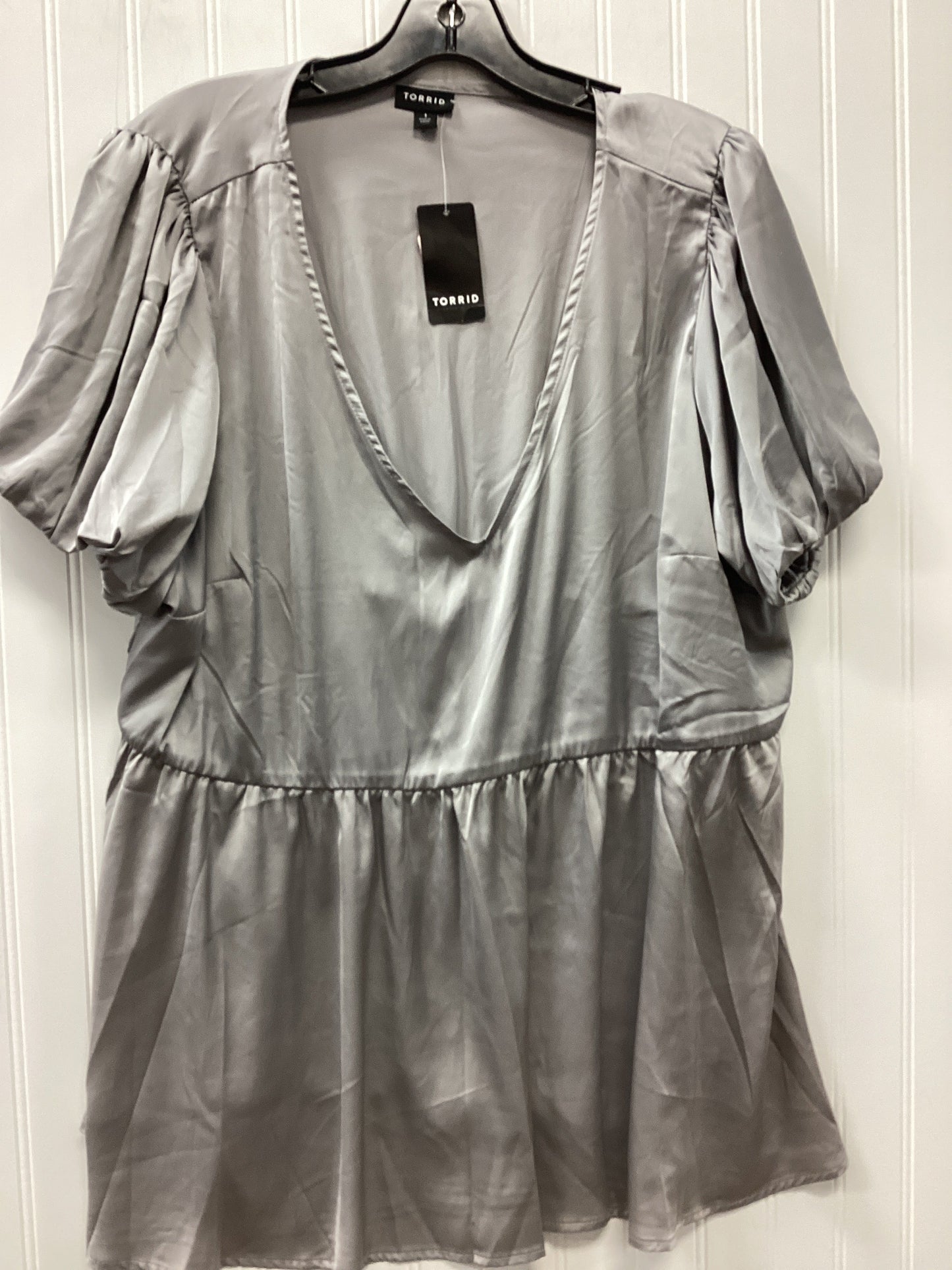 Top Ss By Torrid In Grey, Size:1X