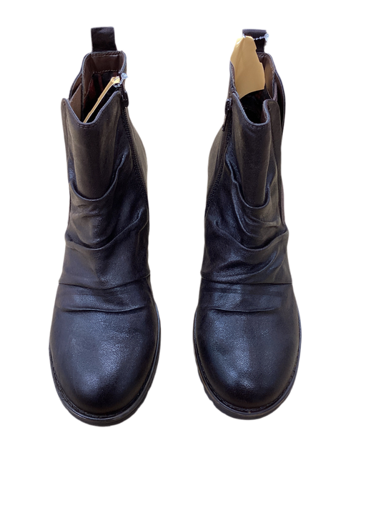 Boots Ankle Heels By Bare Traps In Brown, Size:11