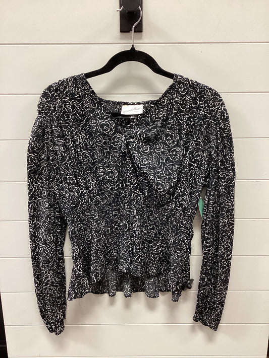 Top Ls By Universal Thread In Black & White, Size:L
