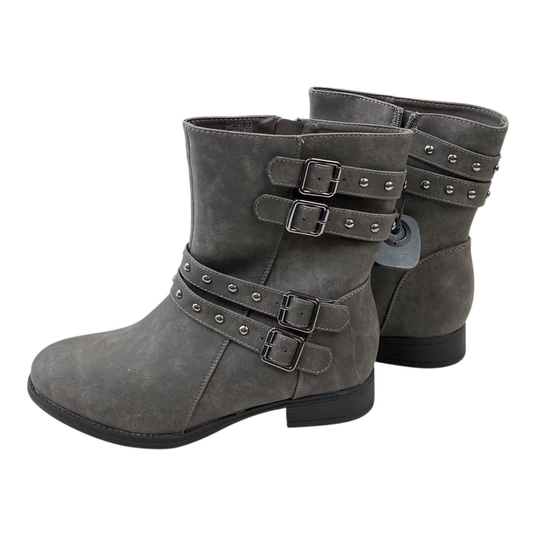 Boots Ankle Heels By Cmc In Grey, Size:9