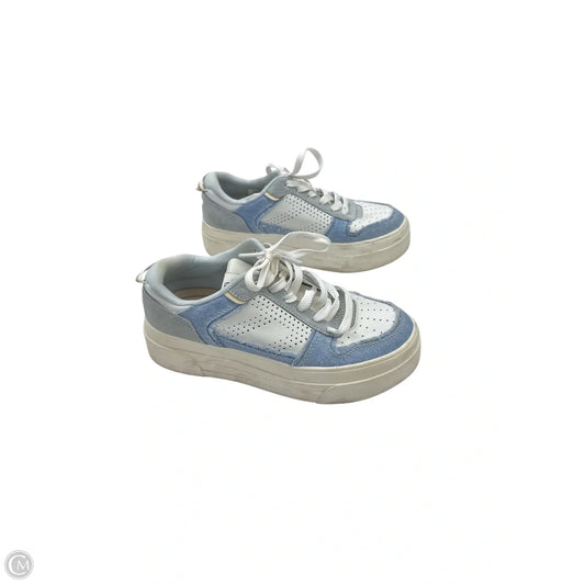 Shoes Athletic By Clothes Mentor In Blue & White, Size: 6
