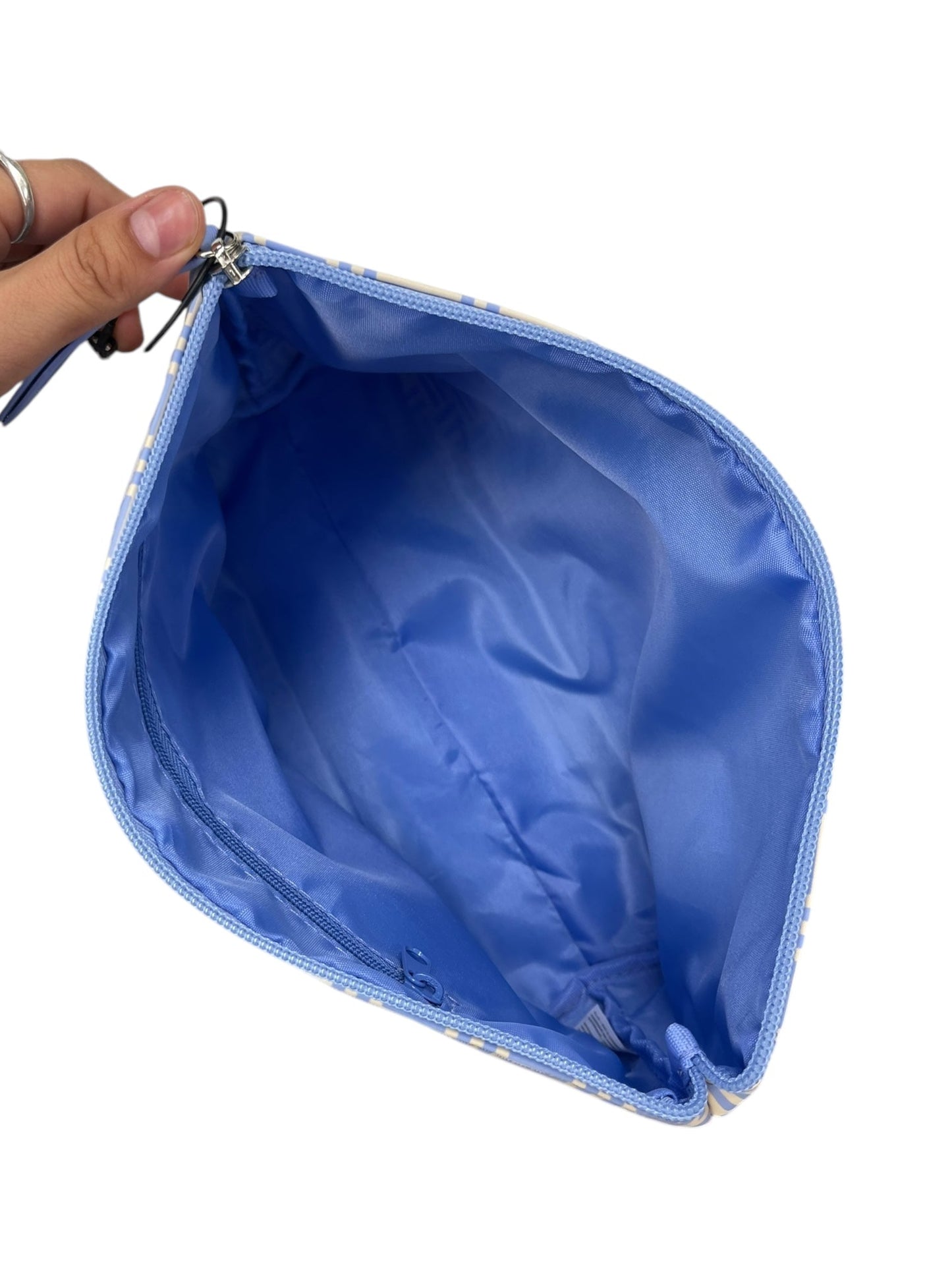 Makeup Bag By Clothes Mentor, Size: Medium