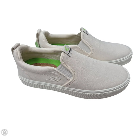 Shoes Flats By Cariuma In White, Size: 9.5