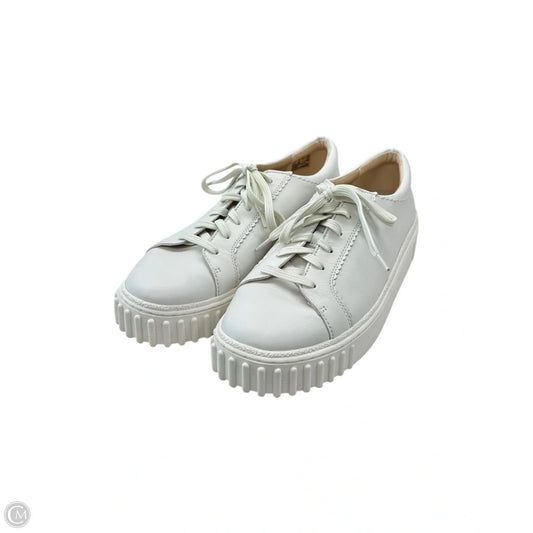 Shoes Sneakers By Clarks In White, Size: 10