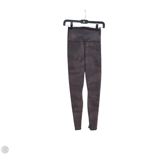 Athletic Leggings By Alo In Camouflage Print, Size: Xs