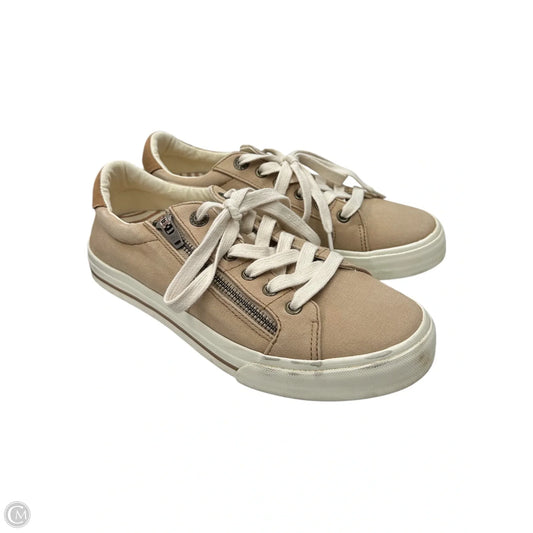 Shoes Sneakers By Taos In Tan, Size: 8