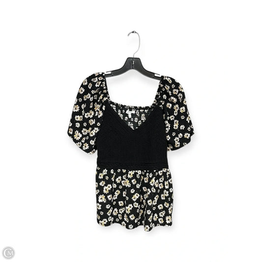 Top Short Sleeve By Maurices In Floral Print, Size: M
