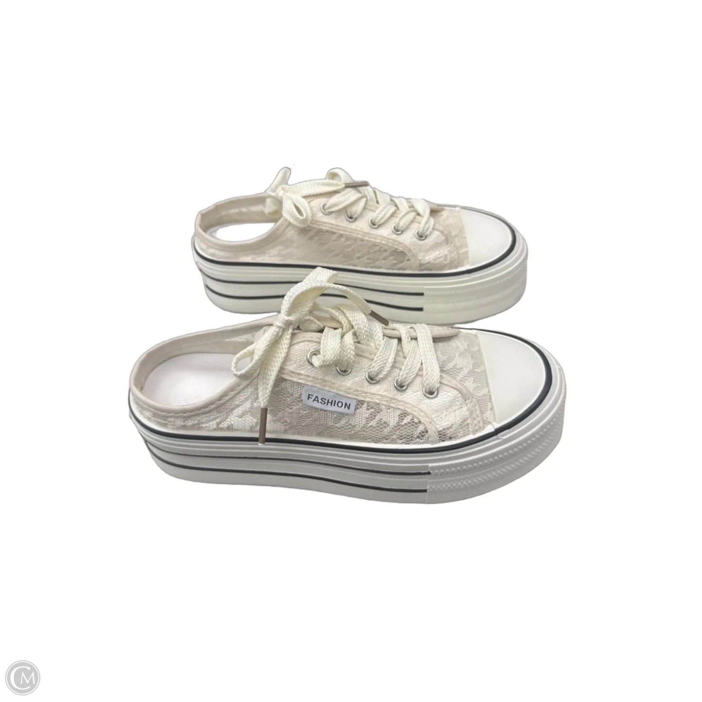 Shoes Sneakers By Clothes Mentor In Cream, Size: 6