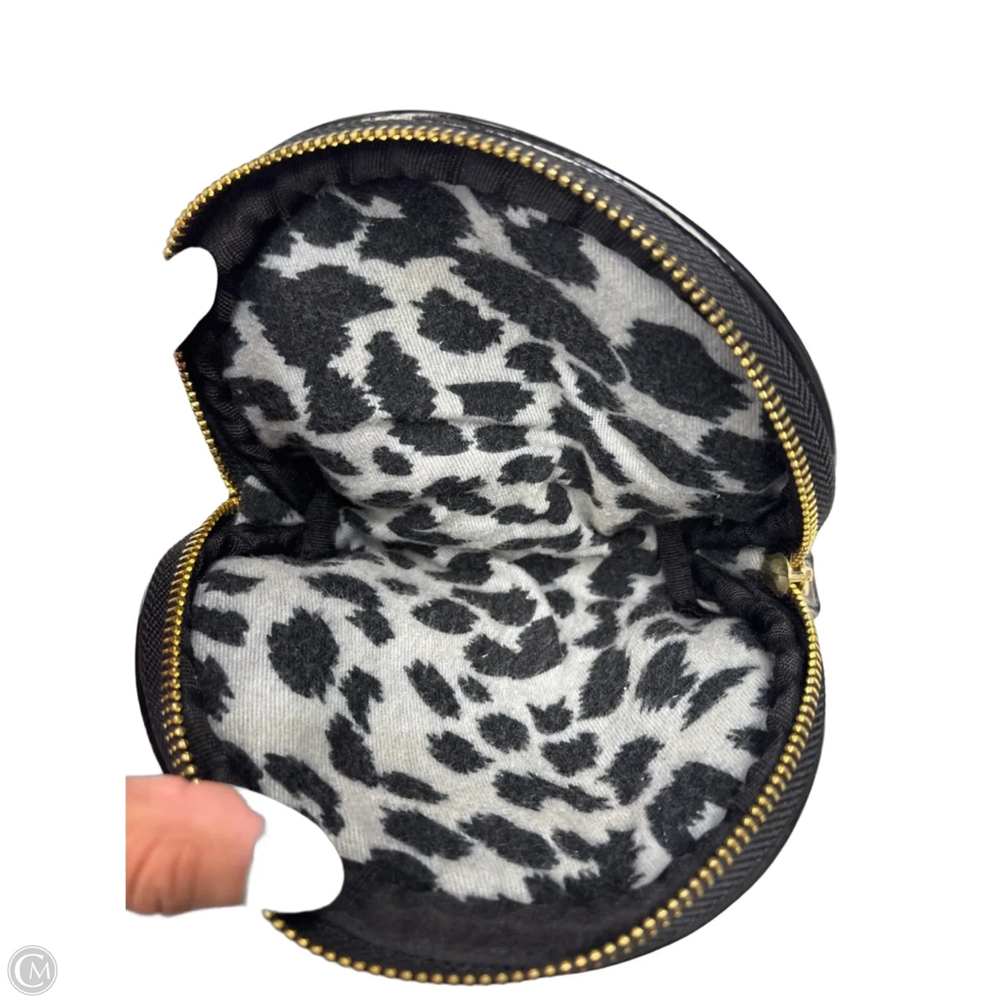 Coin Purse By Betsey Johnson, Size: Small