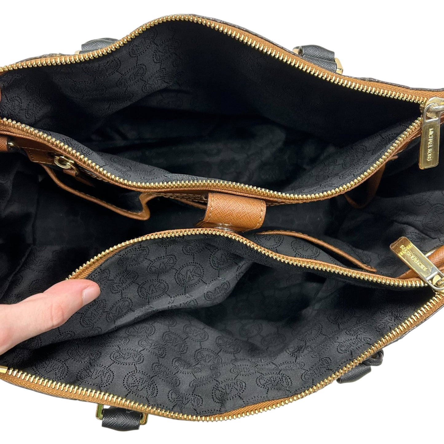 Handbag Designer By Michael Kors, Size: Medium