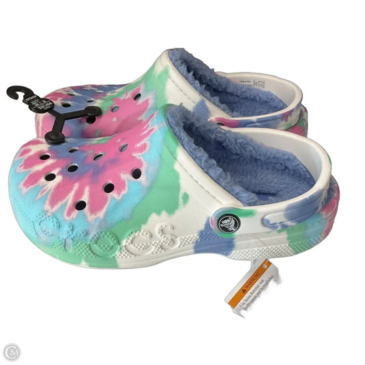Shoes Flats By Crocs In Tie Dye Print, Size: 8
