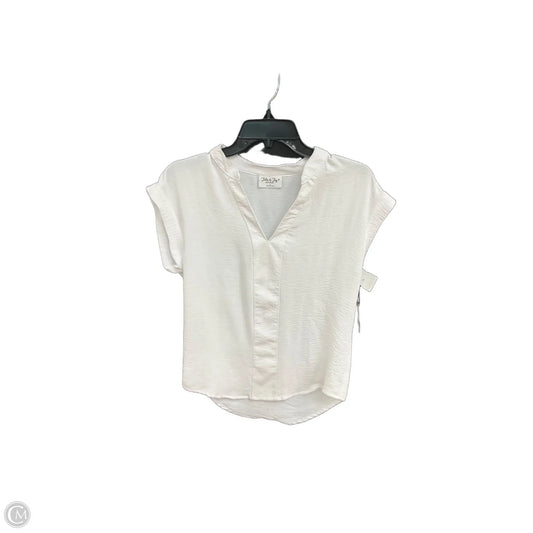 Top Short Sleeve By Jolie & Joy In White, Size: S