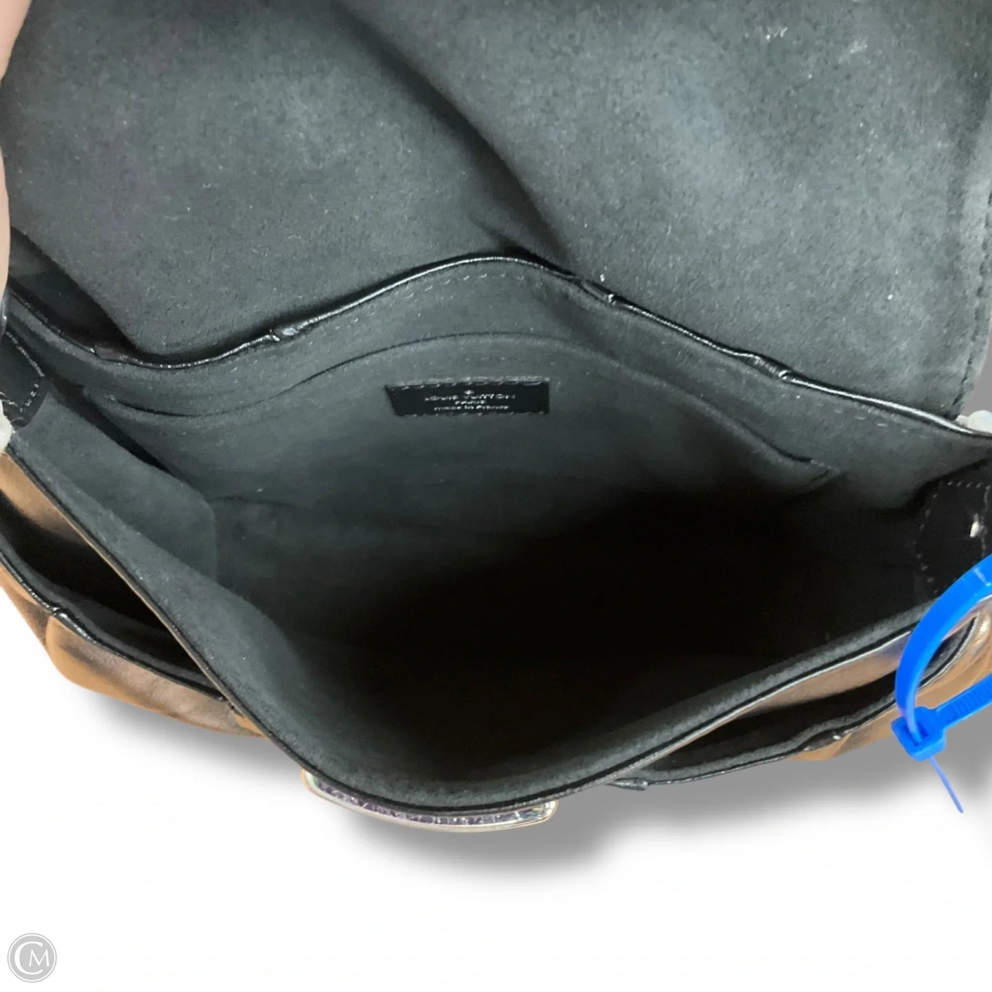 Crossbody Luxury Designer By Louis Vuitton, Size: Medium