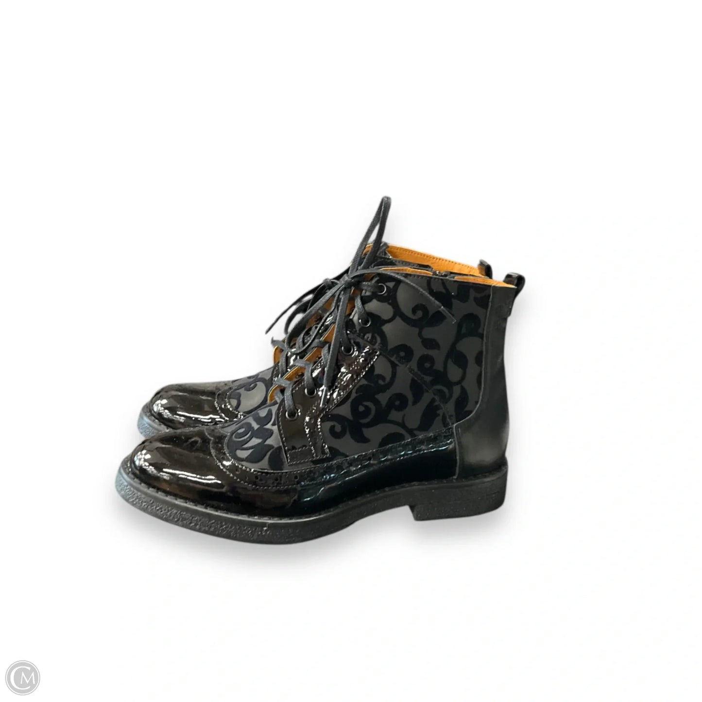 Boots Ankle Flats By Embassy London In Black, Size: 7