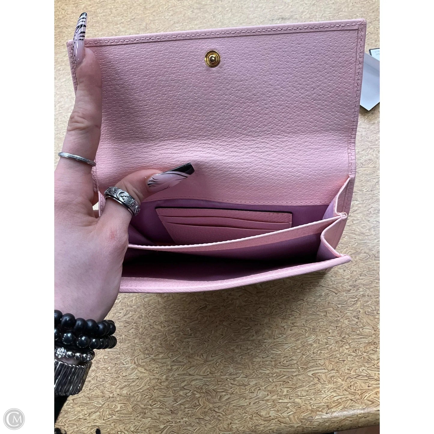 Wallet Luxury Designer By Gucci, Size: Medium