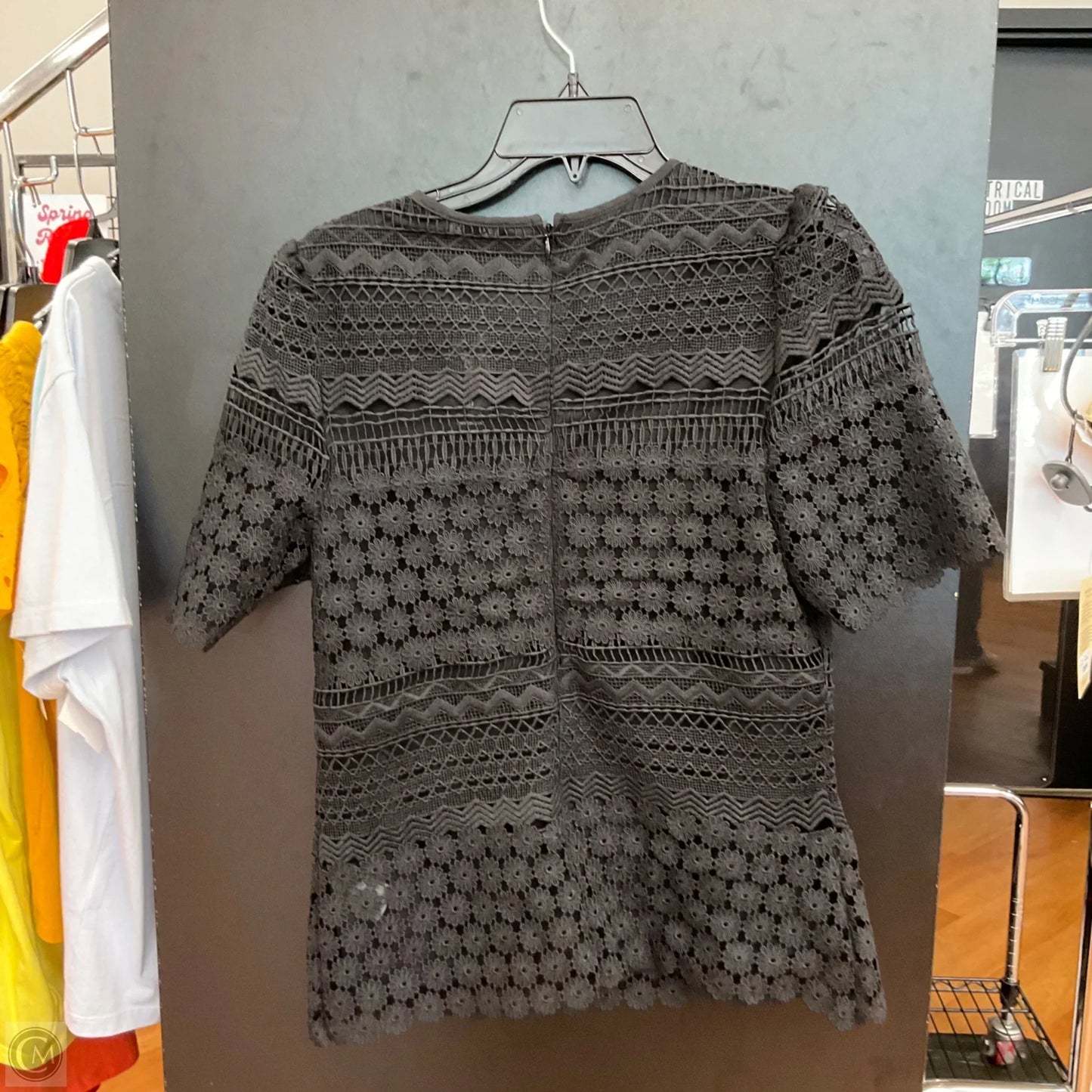 Top Short Sleeve By Express In Black, Size: M