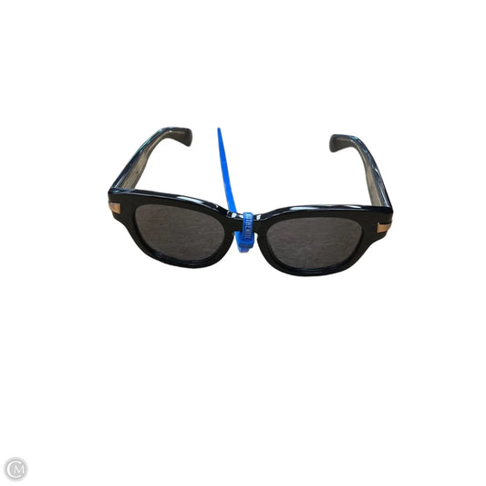 Sunglasses Luxury Designer By Gucci, Size: Medium
