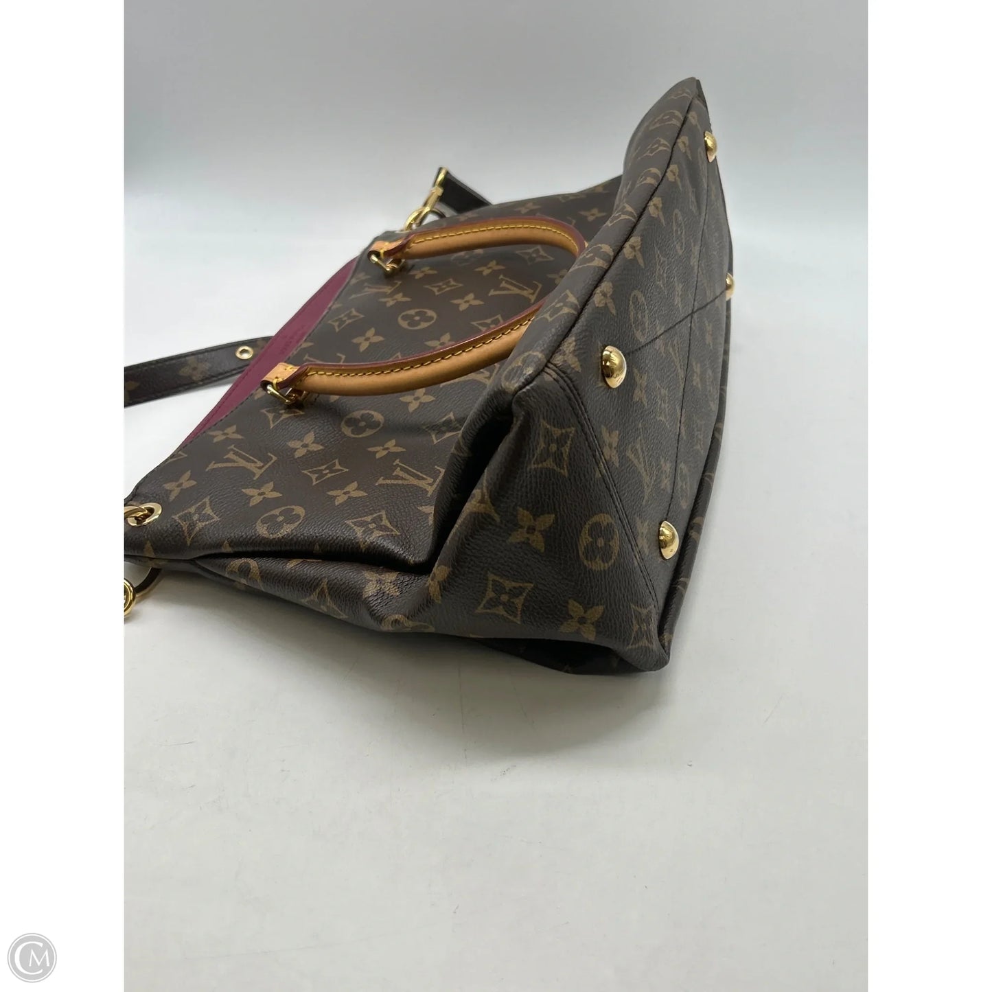 Handbag Luxury Designer By Louis Vuitton, Size: Medium