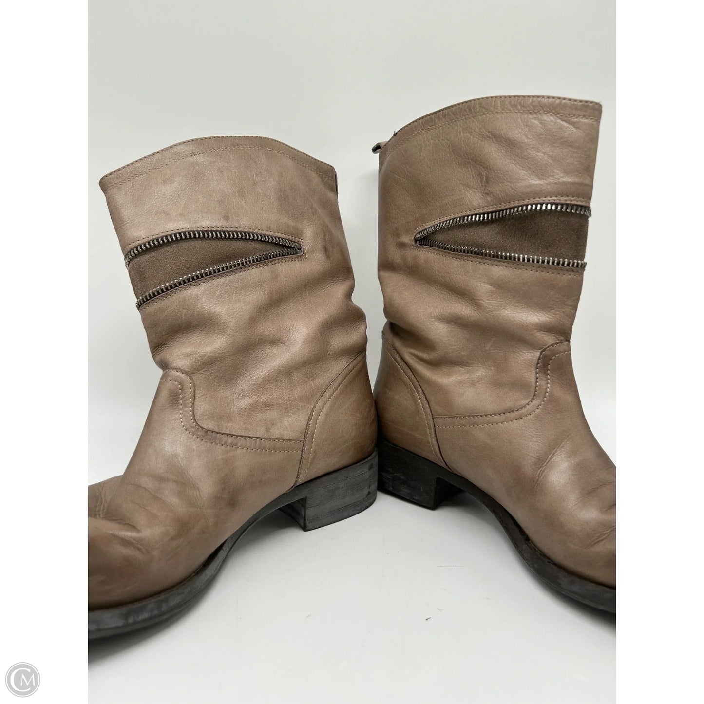 Boots Ankle Flats By Cmb In Brown, Size: 10