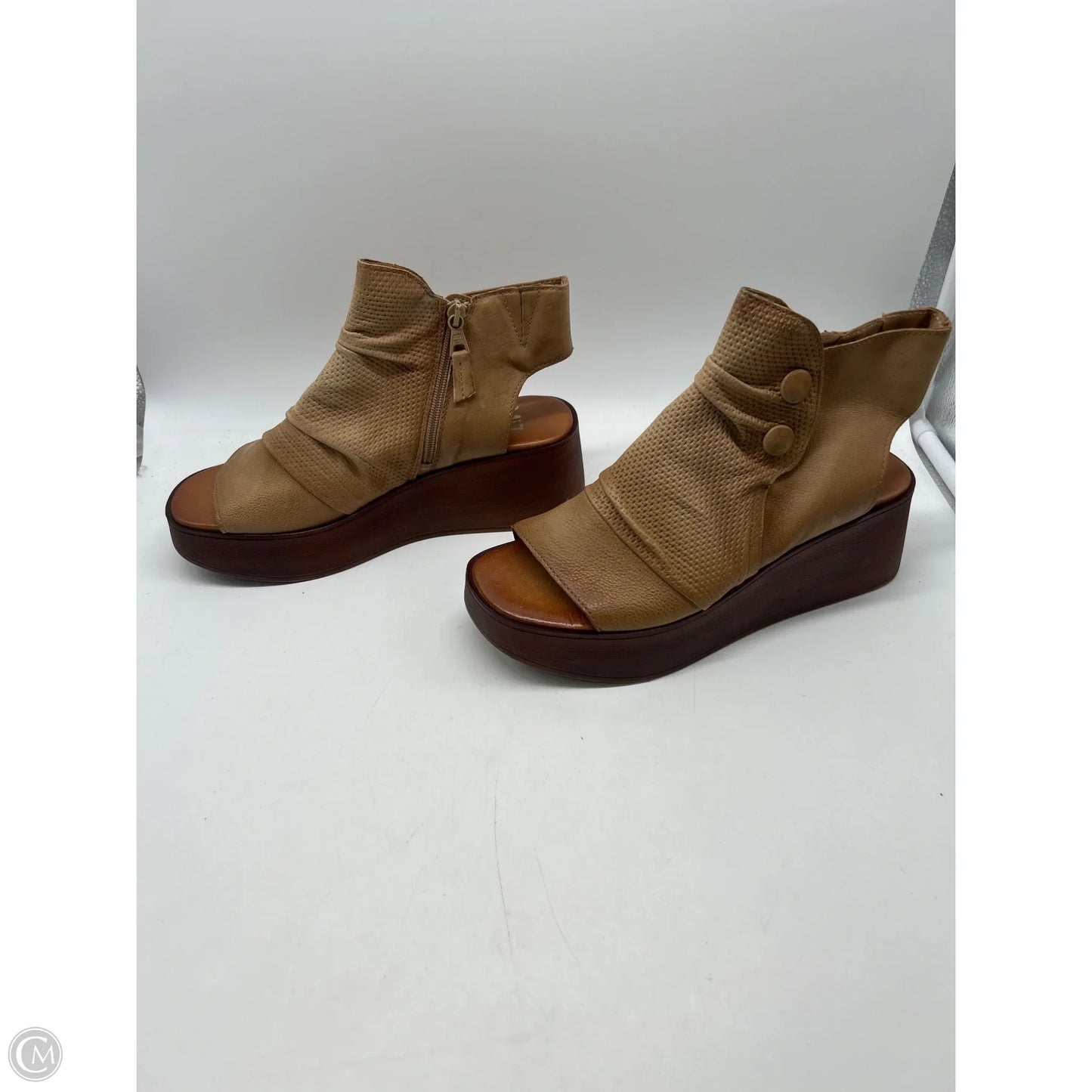 Sandals Heels Wedge By Miz Mooz In Tan, Size: 10.5