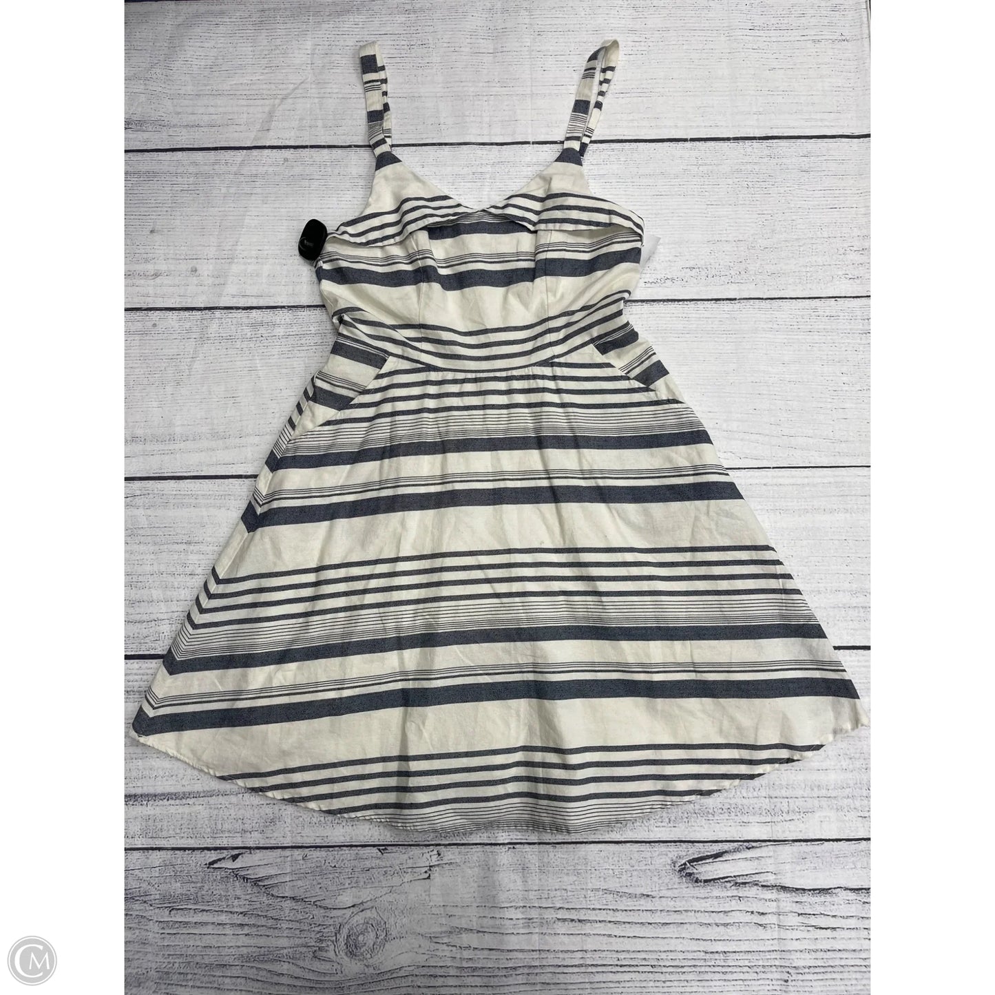 Dress Casual Short By Jun & Ivy In Cream, Size: M