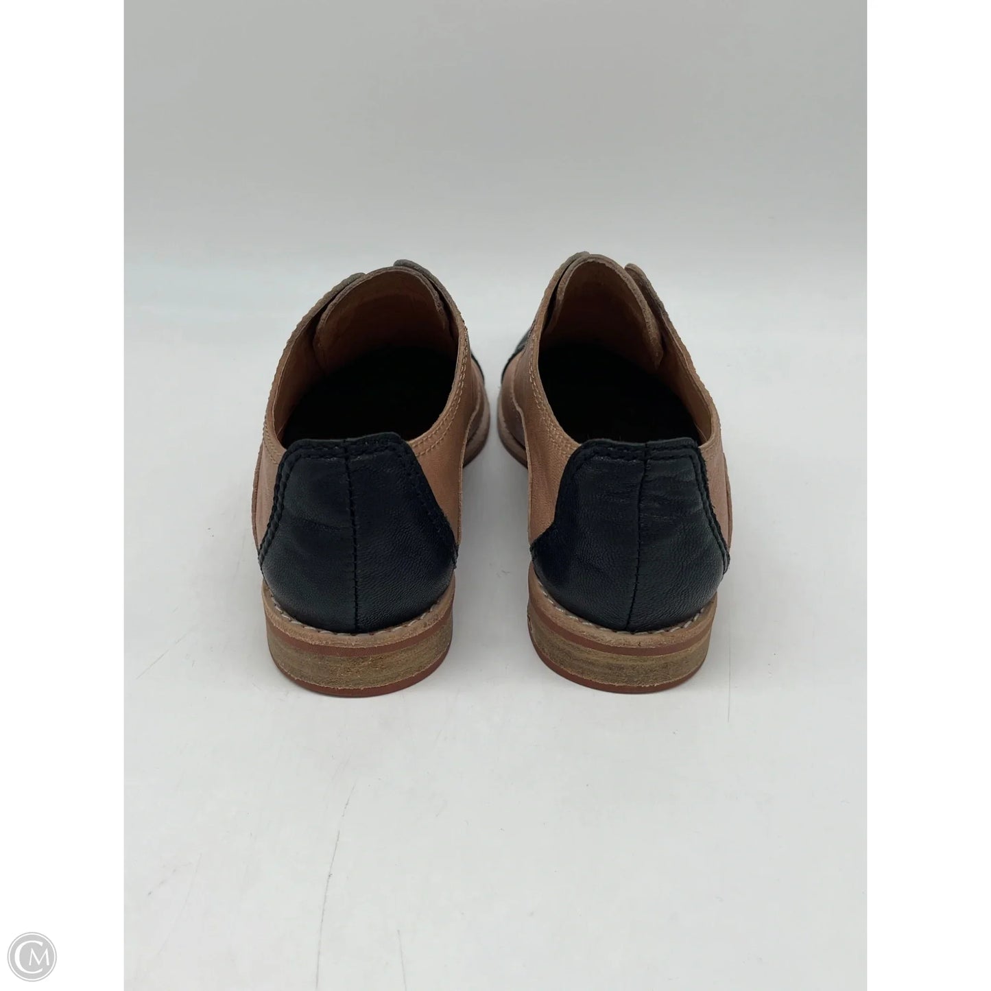Shoes Flats By Cmb In Tan, Size: 7.5