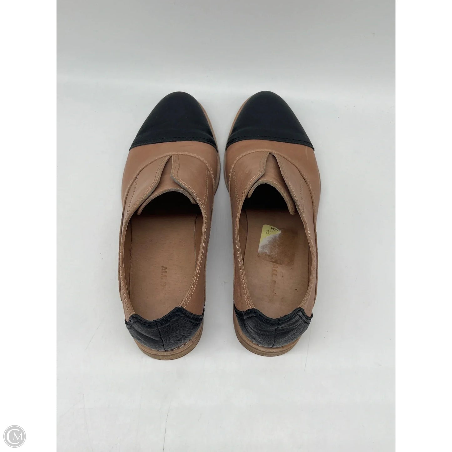 Shoes Flats By Cmb In Tan, Size: 7.5
