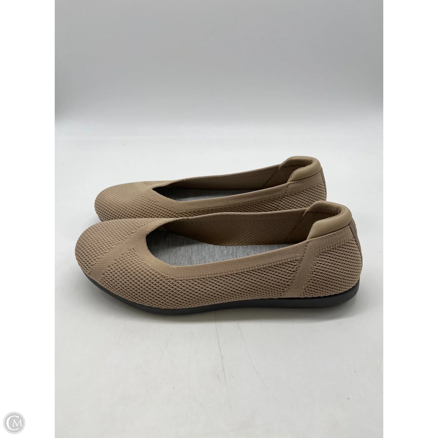 Shoes Flats By Clarks In Tan, Size: 7