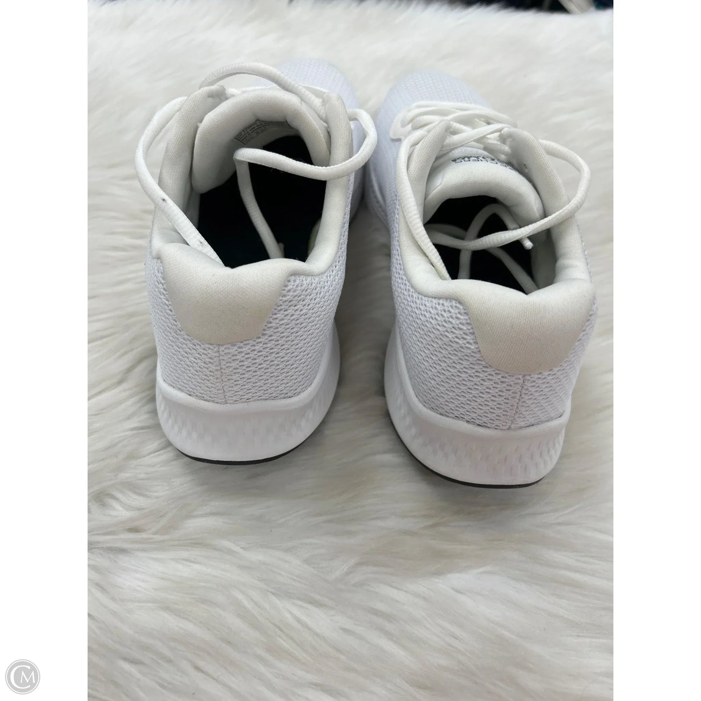 Shoes Athletic By Skechers In White, Size: 10