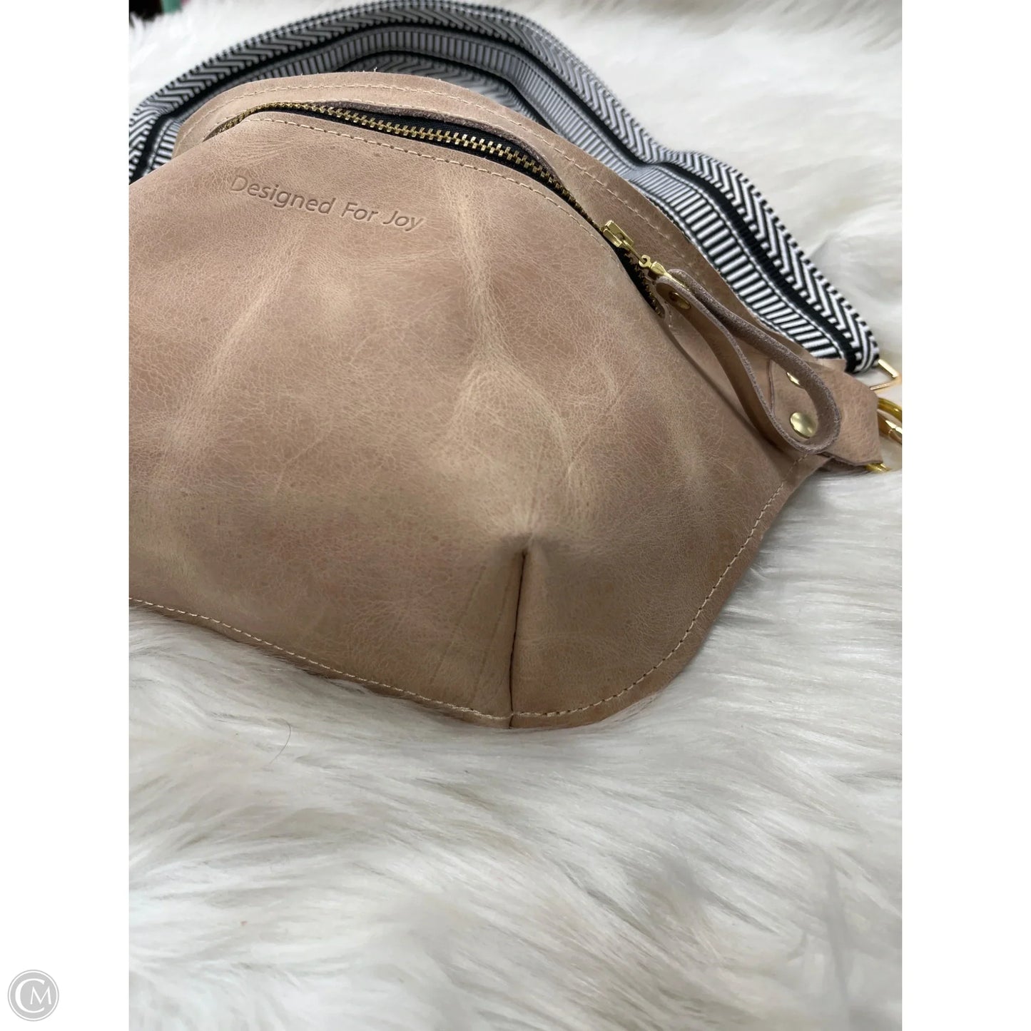 Belt Bag By Clothes Mentor, Size: Medium