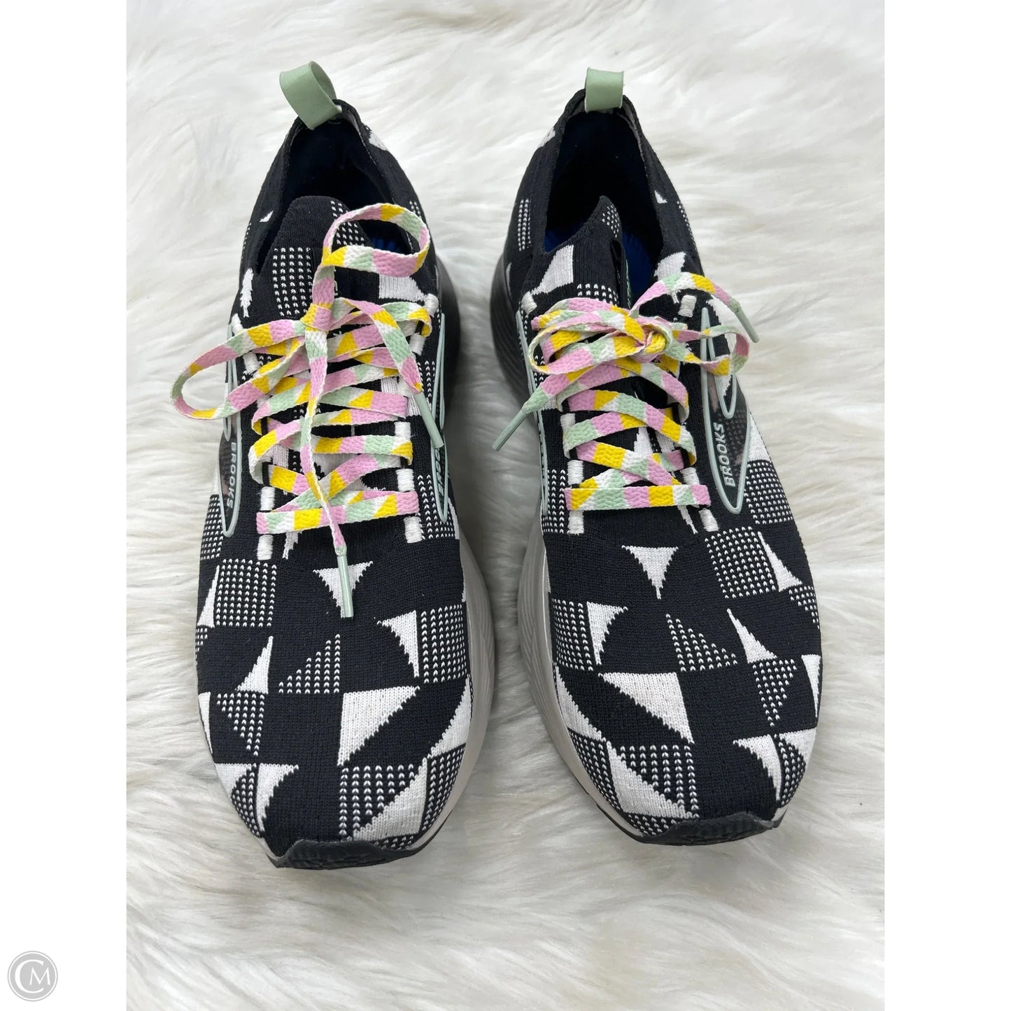 Shoes Athletic By Brooks In Black, Size: 9
